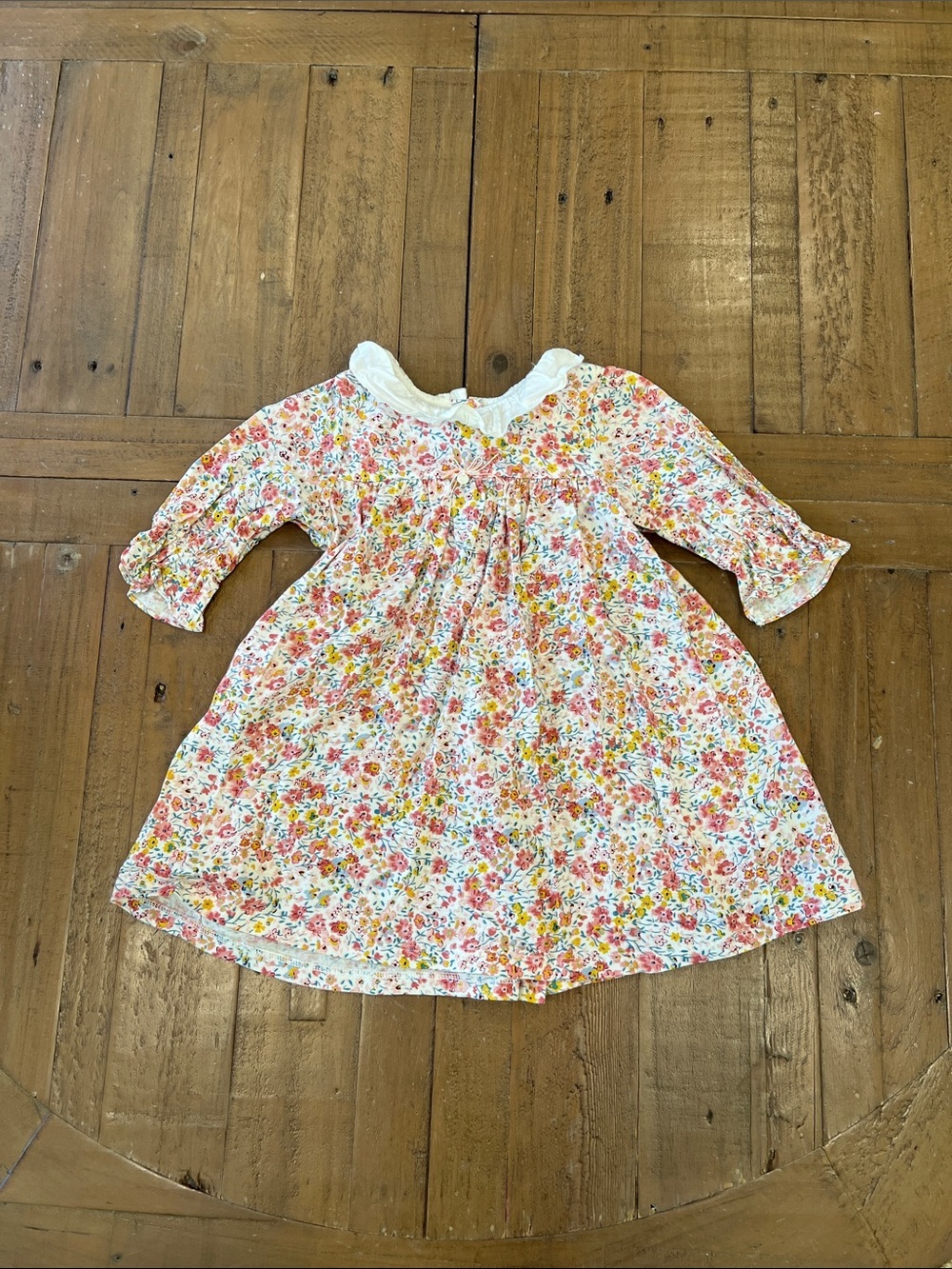Ettoi floral ruffle collar button back dress 2 years nwot
